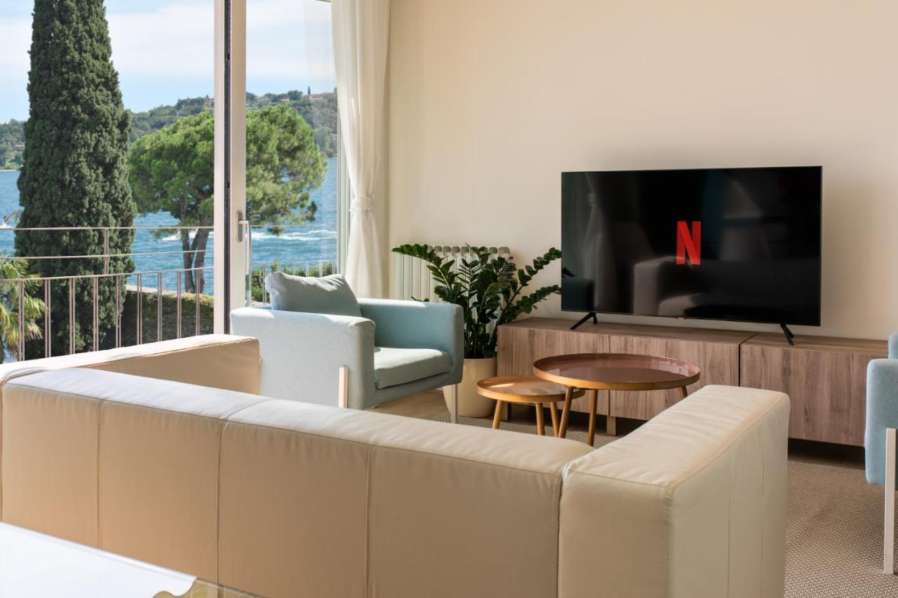 Luxury Lake View Apartments Сало Экстерьер фото